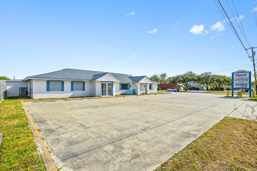1101 Fm 3036 - Photo 1