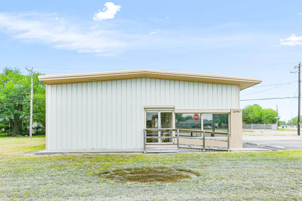 2597 Main - Photo 1