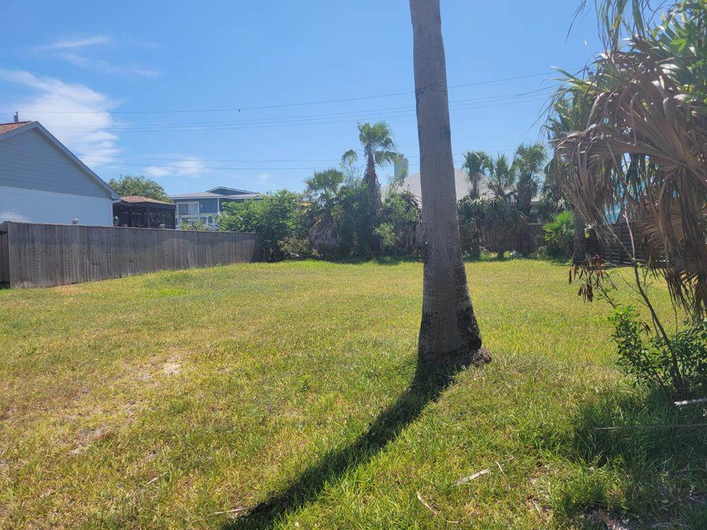 16 Nassau Dr - Photo 1