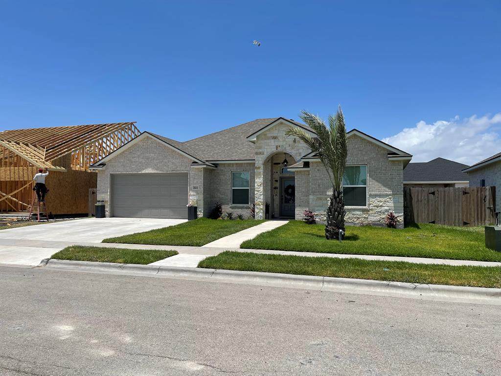 103 Prestwick Dr - Photo 1
