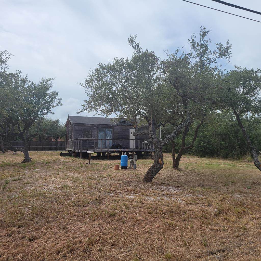 323 Traylor Ave - Photo 1