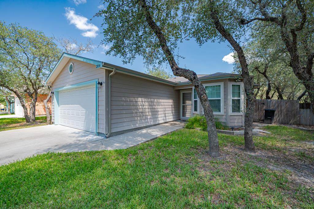 316 Steart St - Photo 1