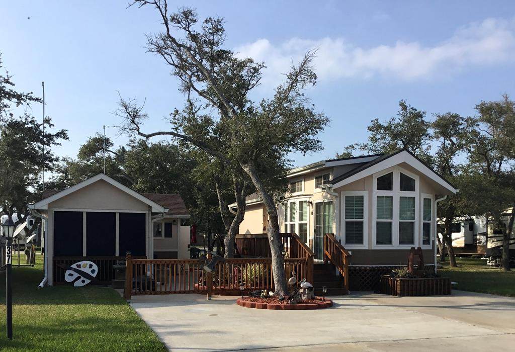 1402 Corpus Christi - Photo 1