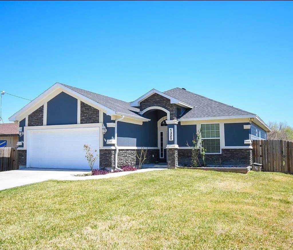 1325 Mccampbell - Photo 1