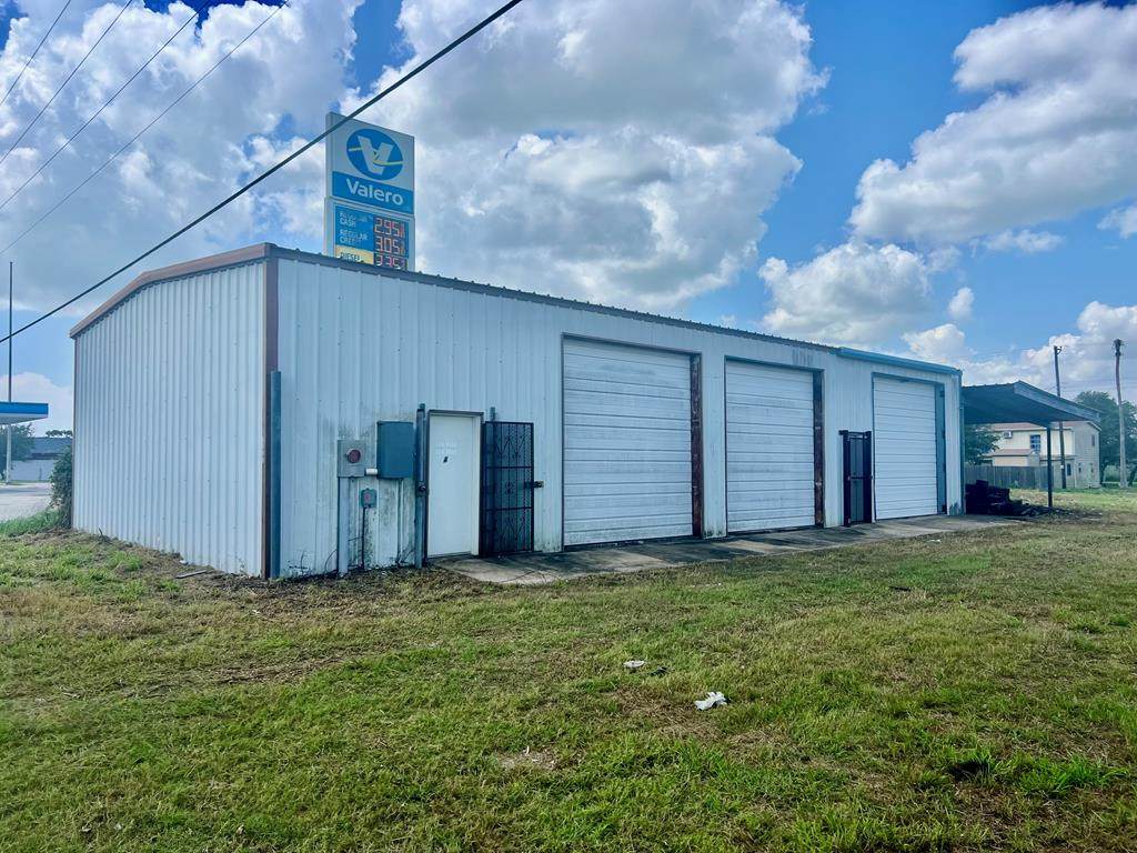 6631 Hwy 35 N - Photo 1