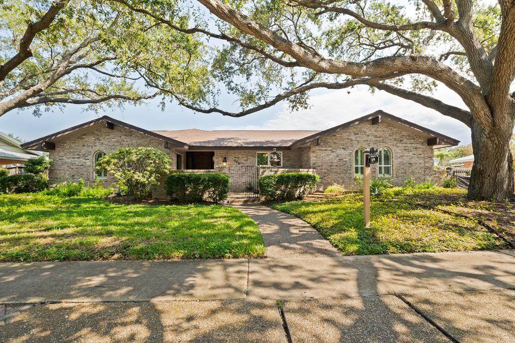 749 Meadowbrook - Photo 1