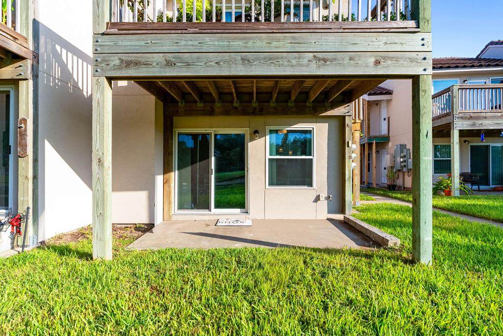 221 Marion Dr - Photo 1