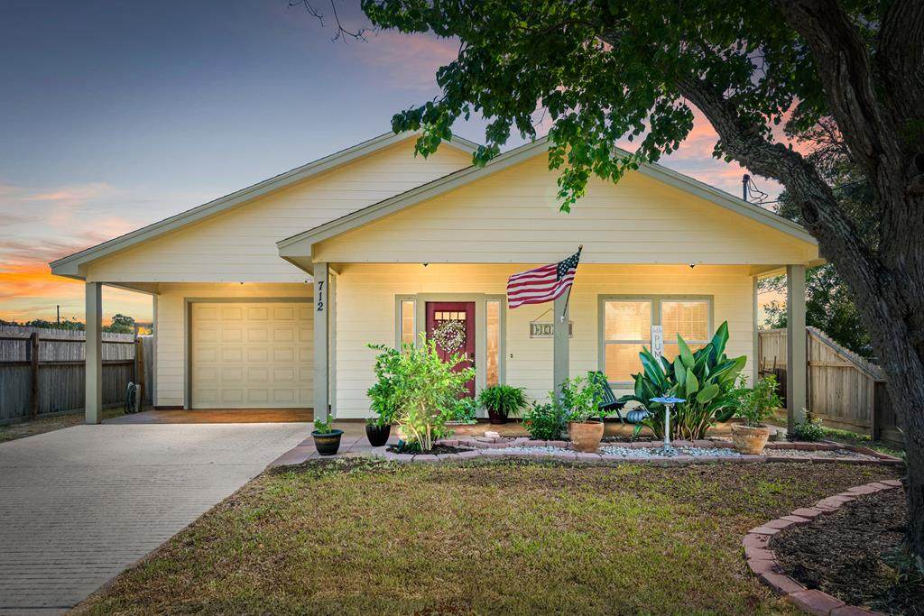 712 Mathis St. - Photo 1