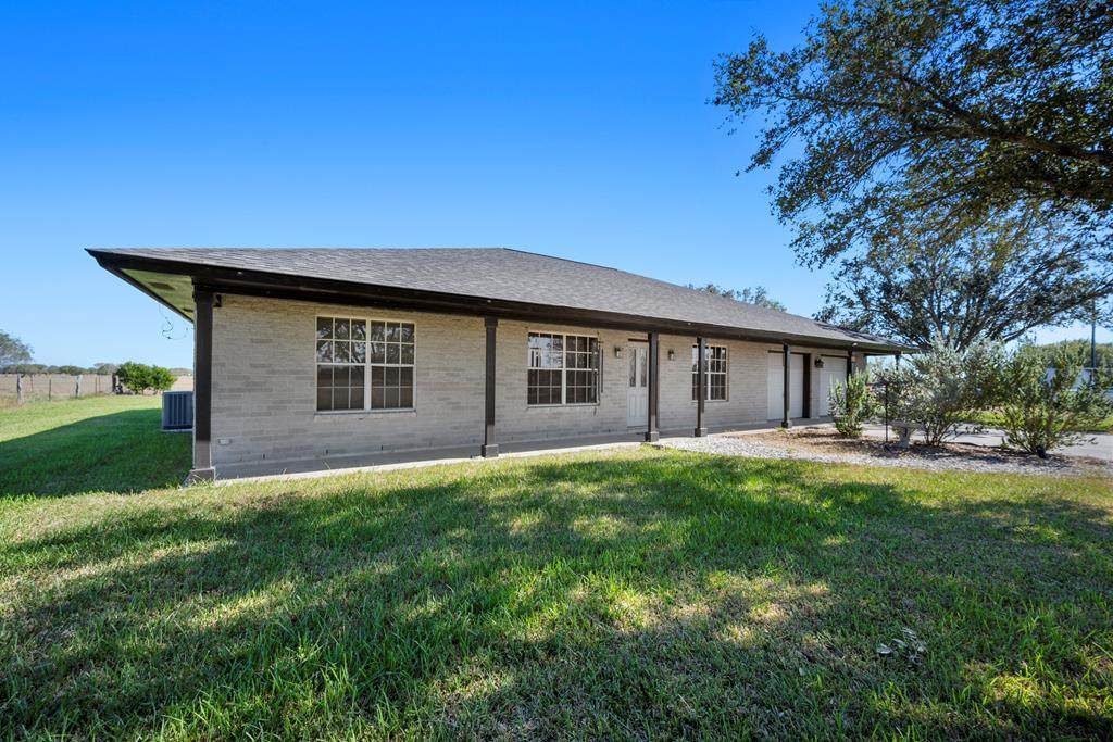 571 Fm 1360 - Photo 1