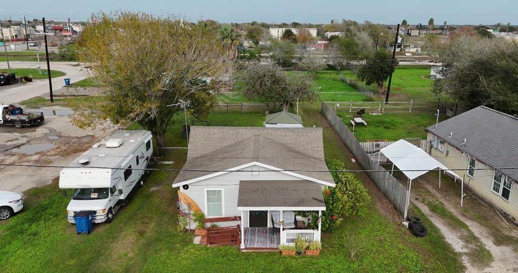 2562 First St - Photo 1