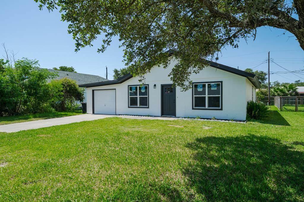 213 Lazy Ln - Photo 1