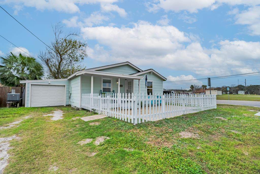 703 Laurel St - Photo 1