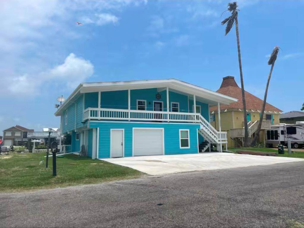 132 Port St Claire - Photo 1