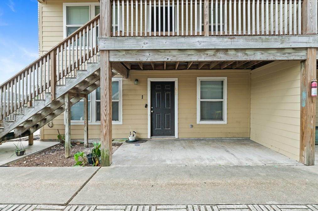 659 Redwood - Photo 1