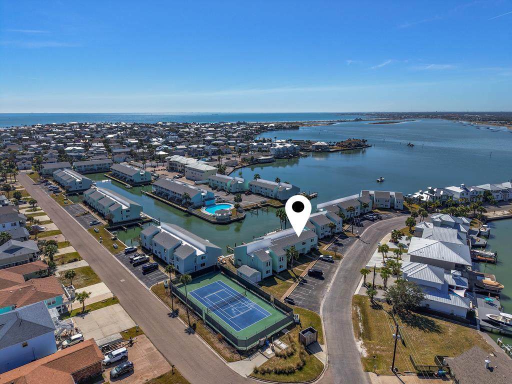 402 Nassau Dr - Photo 1