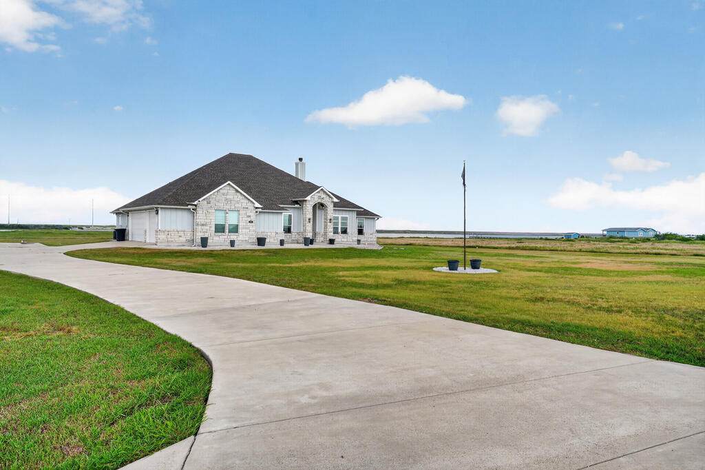 107 Sunrise Dr. - Photo 1