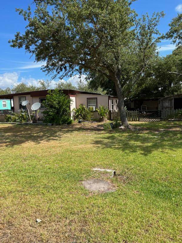 122 Holly Dr - Photo 1