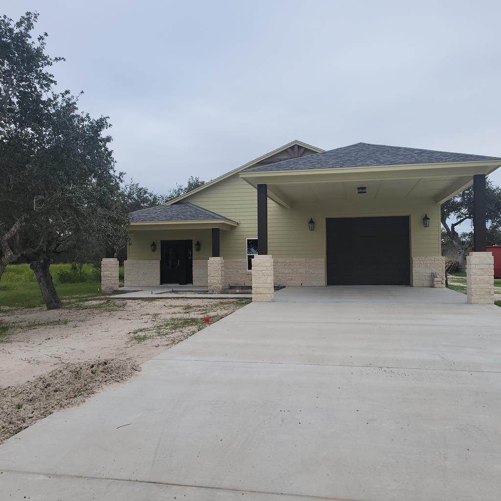 204 Walter Heldenfels Cir - Photo 1