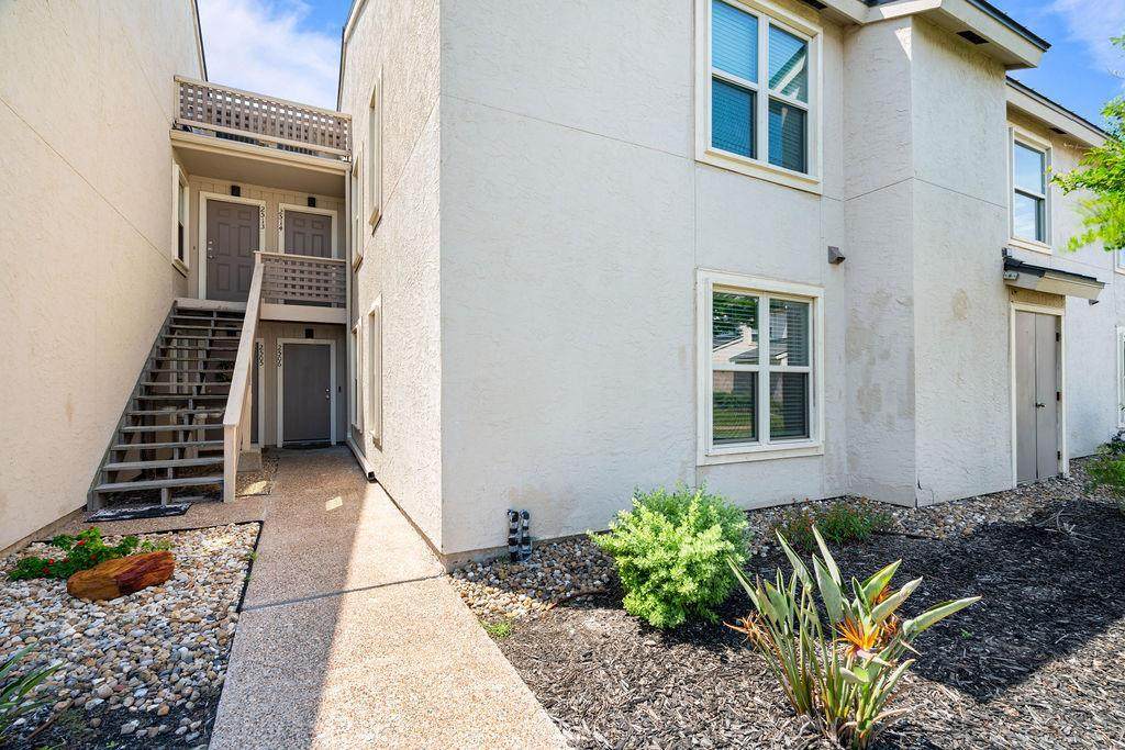 2506 Bayhouse - Photo 1