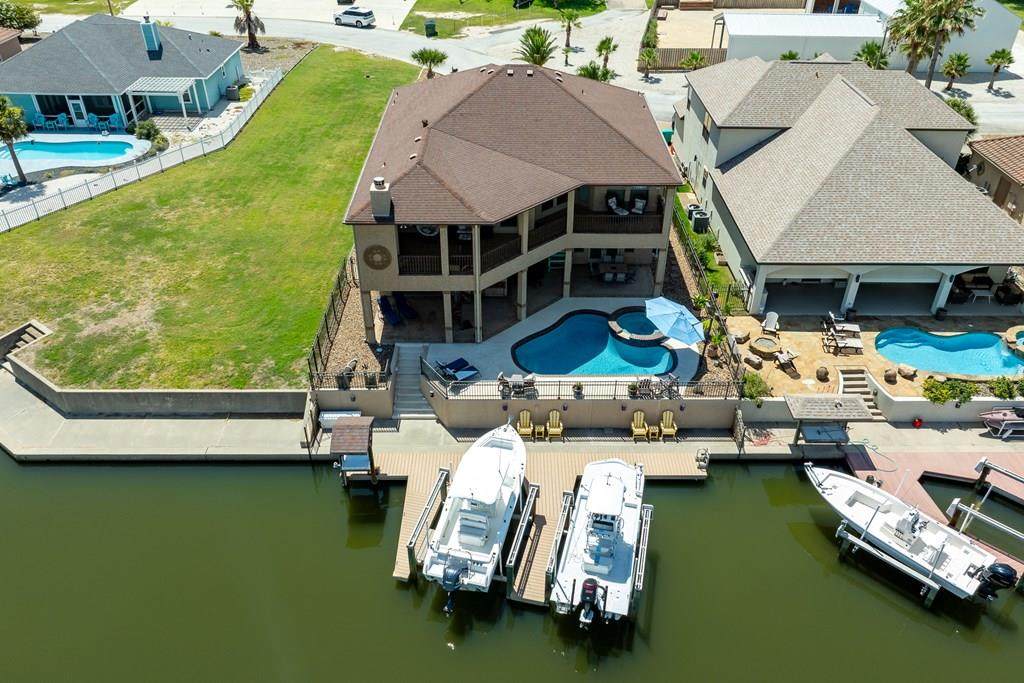 1114 Bay - Photo 1