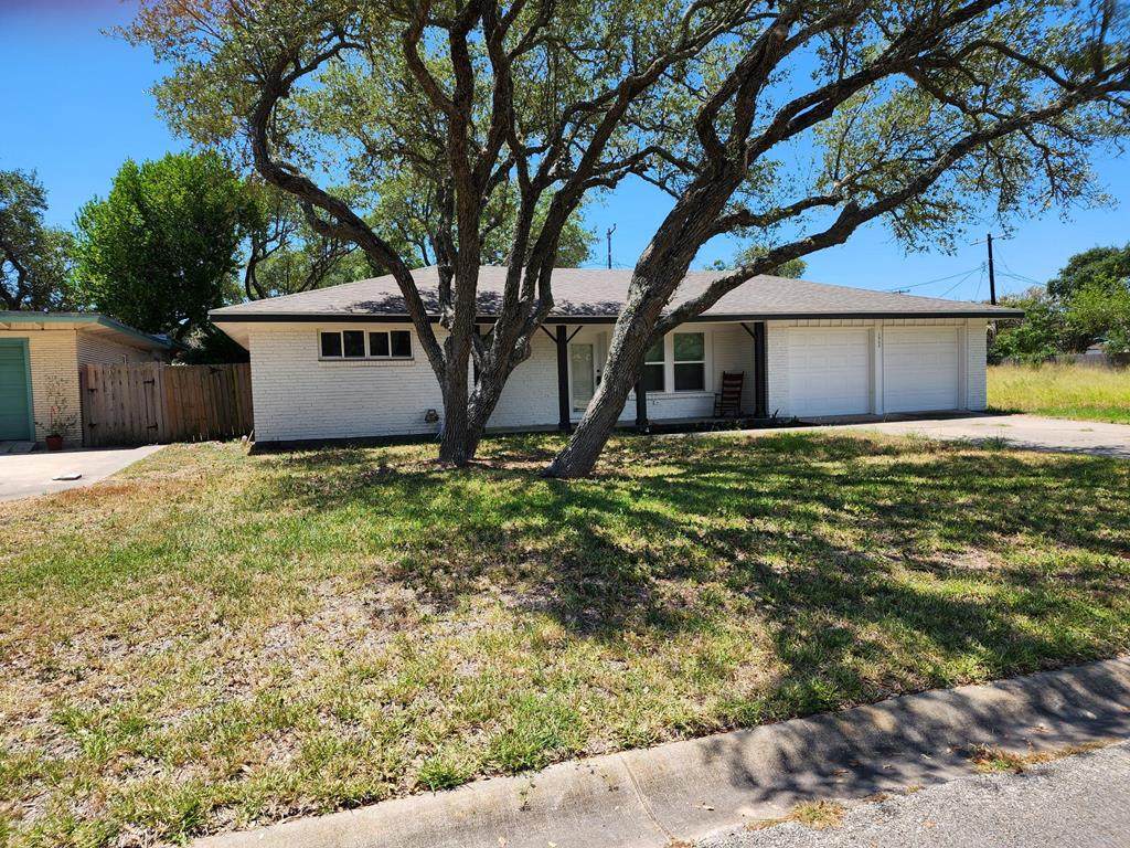 1905 Bay Ave - Photo 1