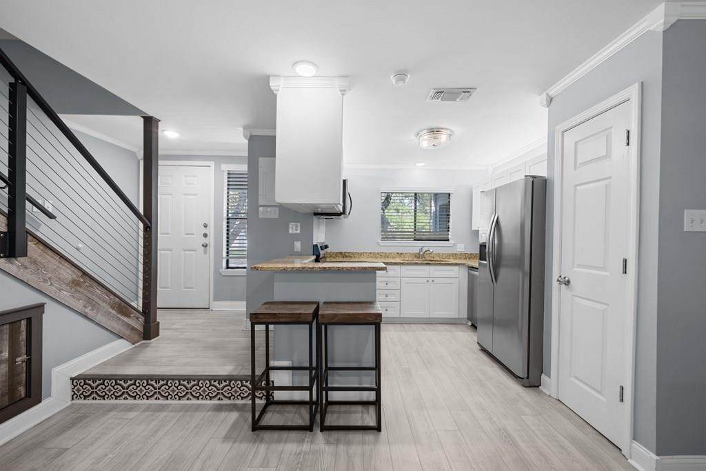 209 Forest Hills - Photo 1