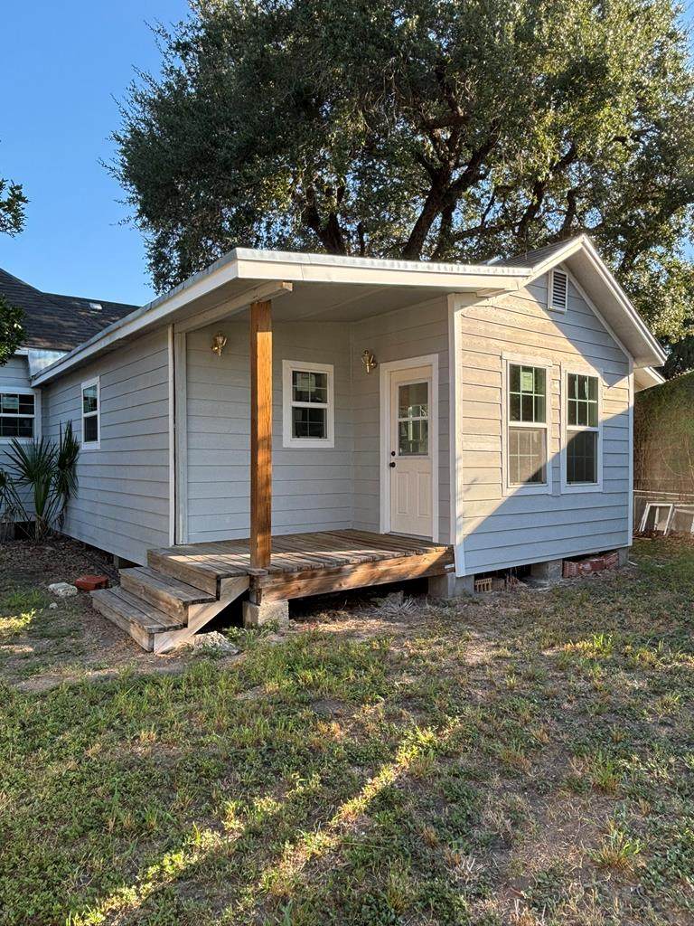 805 Sinton St - Photo 1