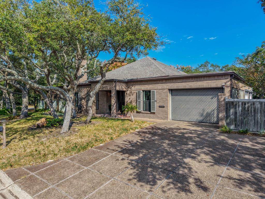 2006 Crescent Court - Photo 1