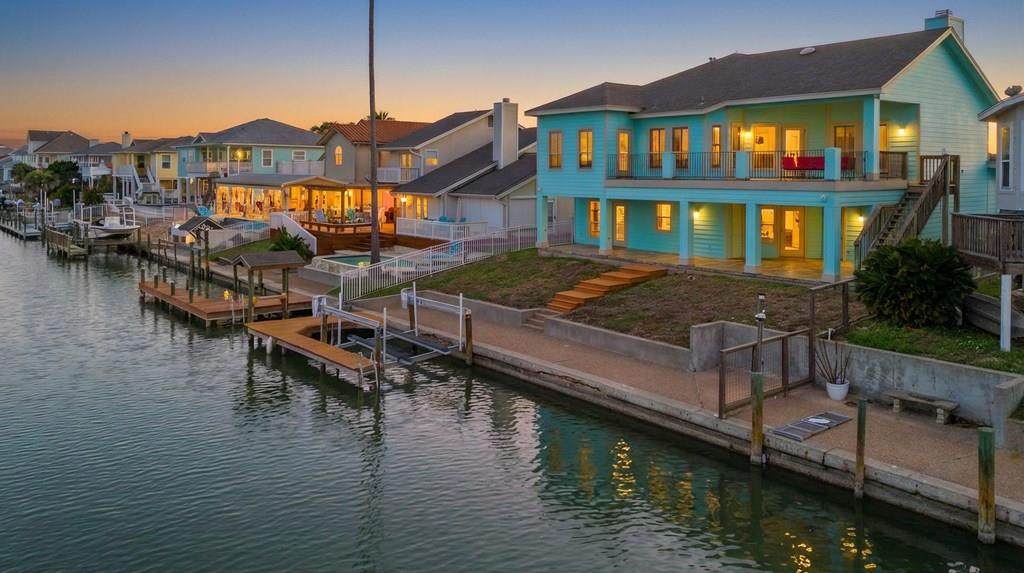 227 Windjammer - Photo 1