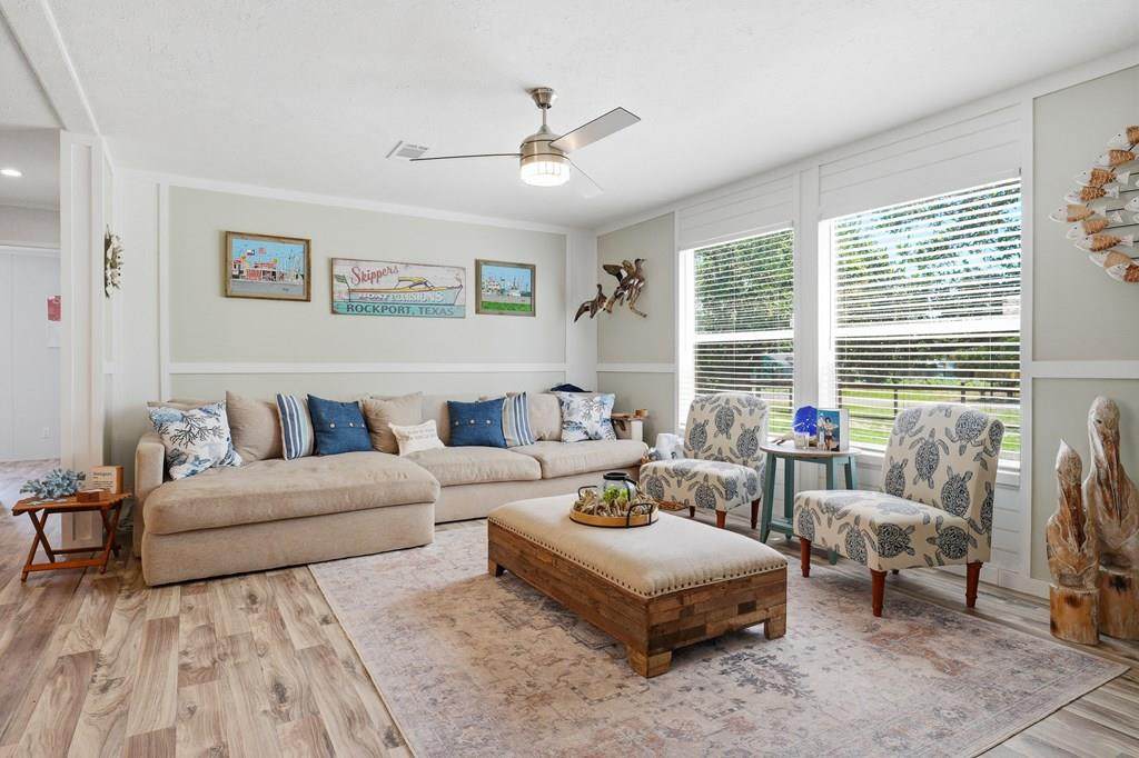 867 Rowe St. - Photo 1