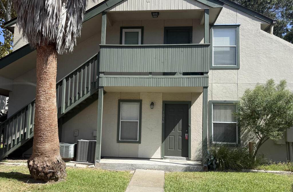 302 St. Andrews St - Photo 1