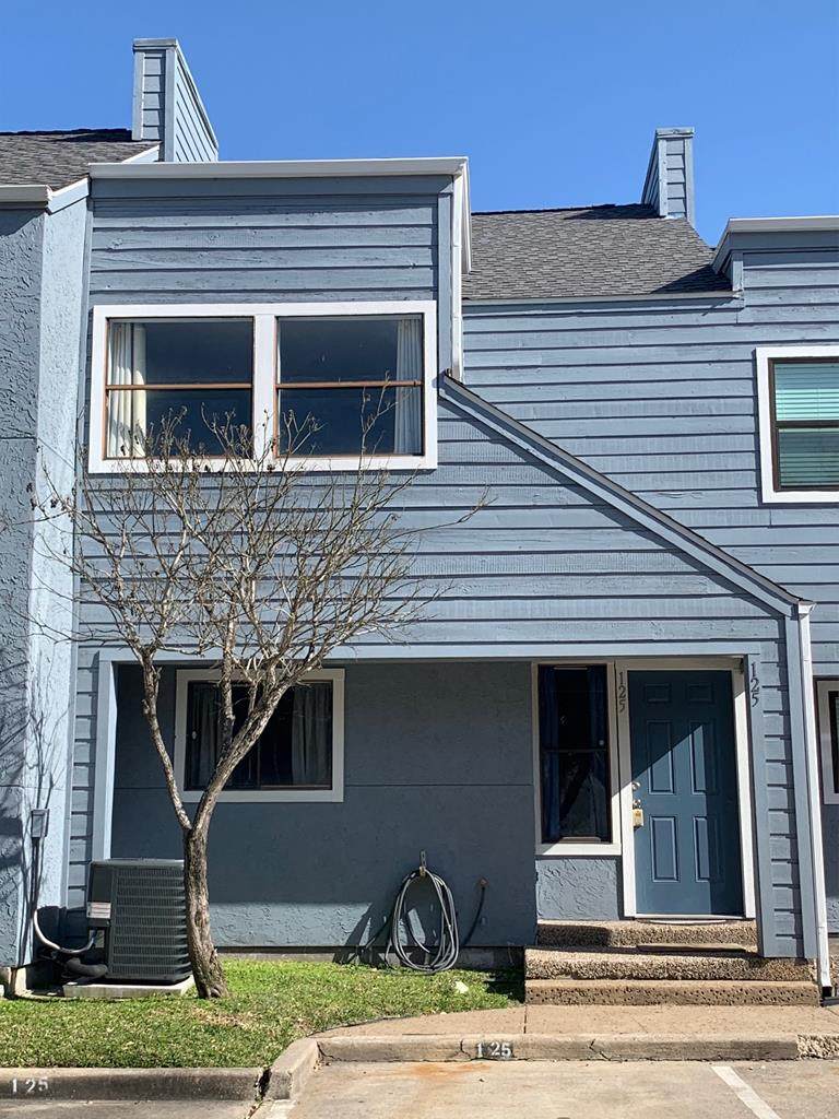 209 Forest Hills - Photo 1