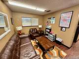 1010 Zanderson Ave - Photo 3