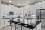 1680 Lakeview Dr - Photo 16