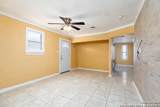 13934 N I-35 - Photo 9