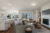 111 Valencia - Photo 2
