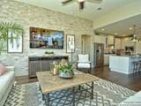 11737 Hackford - Photo 6
