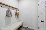 10227 Amaryllis - Photo 24