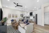 1021 Hackberry - Photo 3