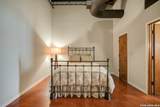 214 Travis - Photo 21