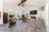 452 Wentworth - Photo 7