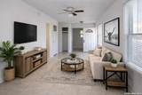 913 Houston - Photo 4