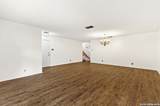 9806 Kelton - Photo 5