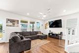 1029 Santiam St - Photo 6