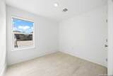 138 Ware - Photo 15