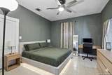 1518 Travis - Photo 10