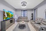 1518 Travis - Photo 4