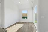 114 Scott Square - Photo 30
