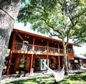 810 Oakwood - Photo 1