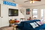 810 Oakwood - Photo 10